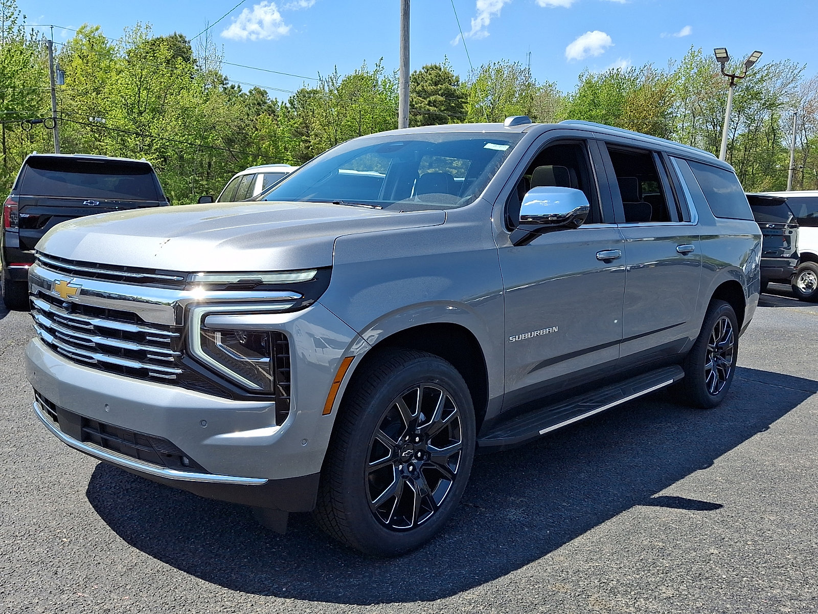 New 2026 Chevrolet Suburban Premier w/ Sun And Tow Package AWD/4WD image 2
