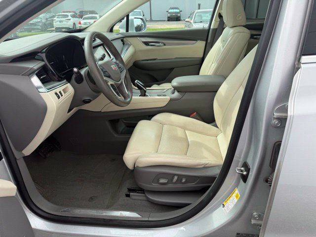Used 2017 Cadillac XT5 Luxury w/ Driver Awareness Package FWD image 27