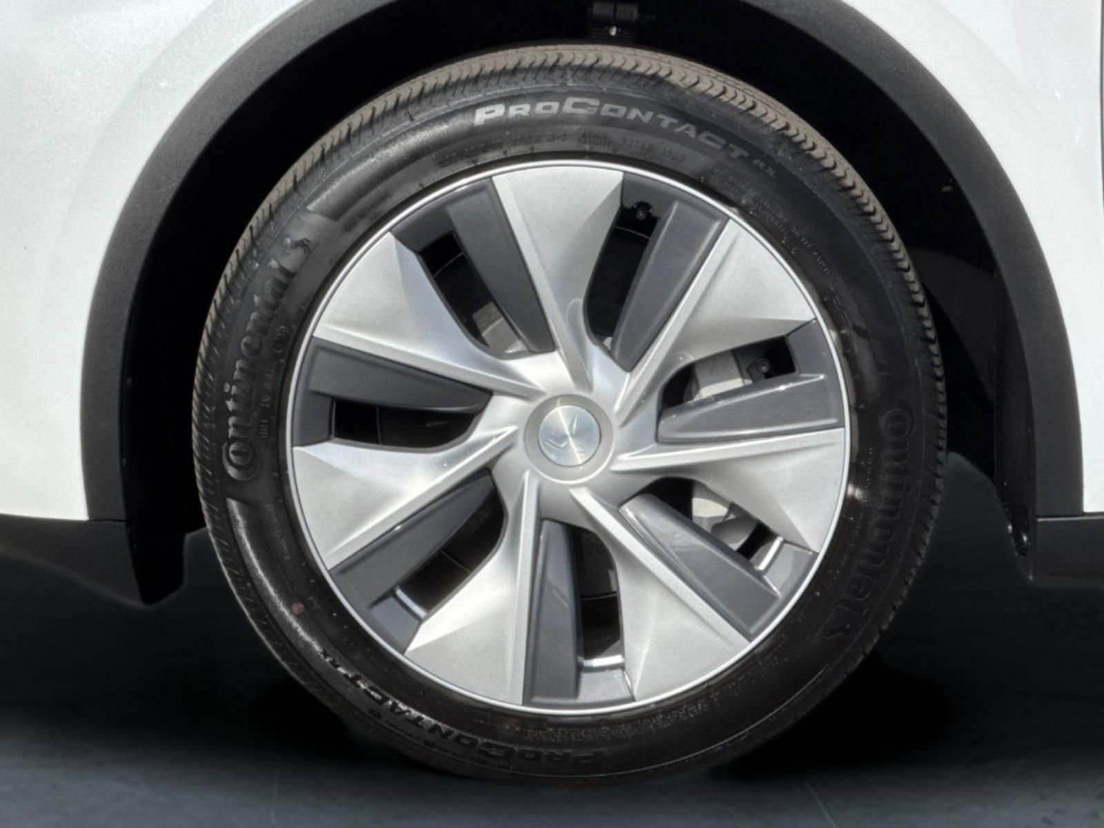 Used 2023 Tesla Model Y 2WD image 25