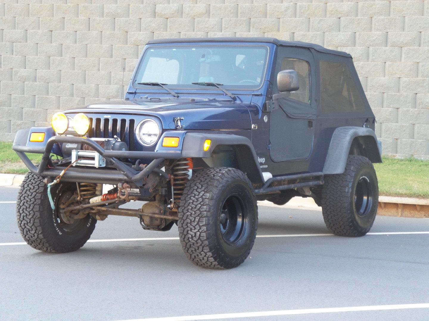 Used 2005 Jeep Wrangler Unlimited w/ Security Group AWD/4WD image 24