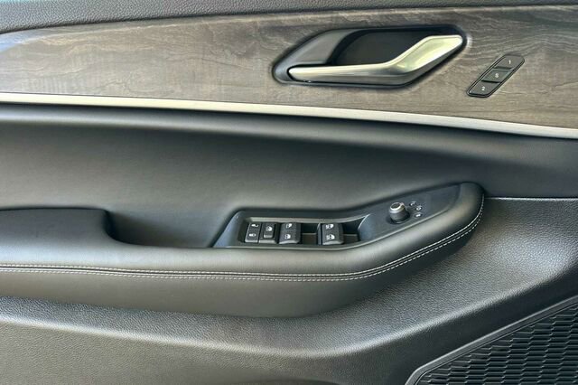 New 2025 Jeep Grand Cherokee Limited image 8