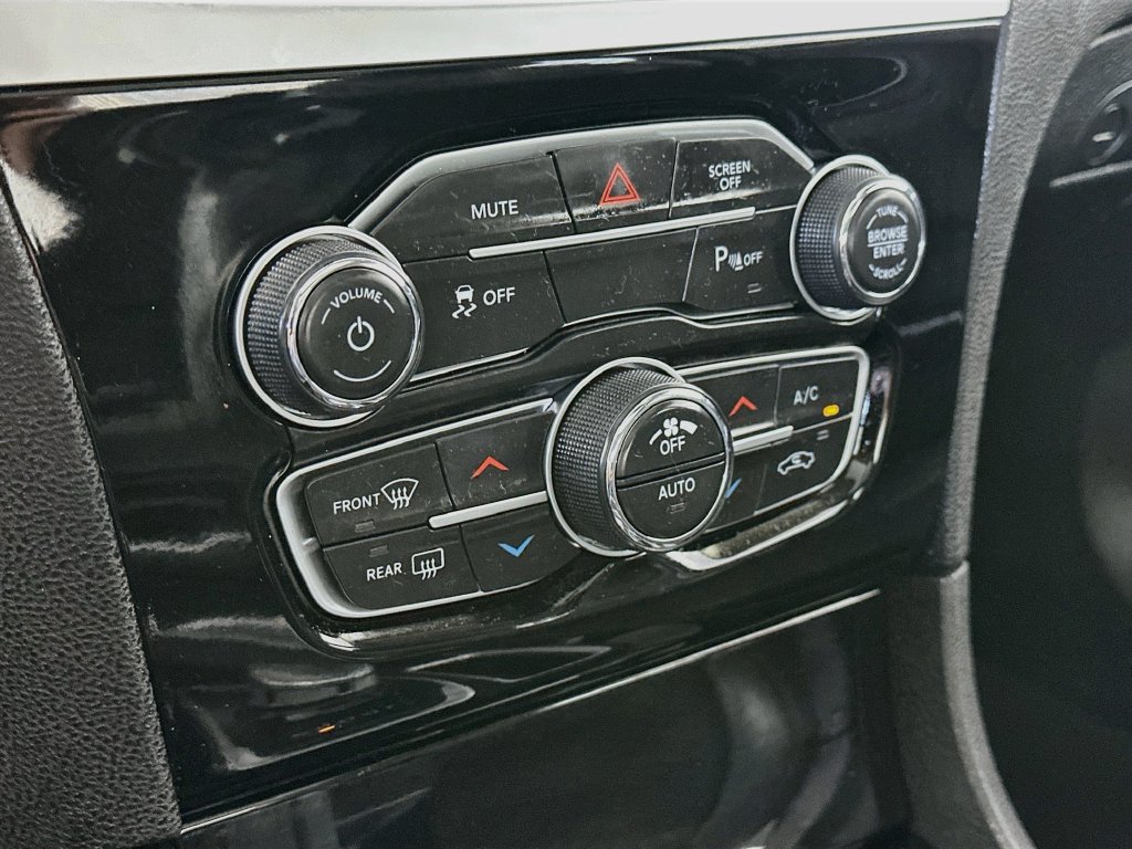 Used 2023 Chrysler 300 Touring L w/ Popular Equipment Group RWD image 18