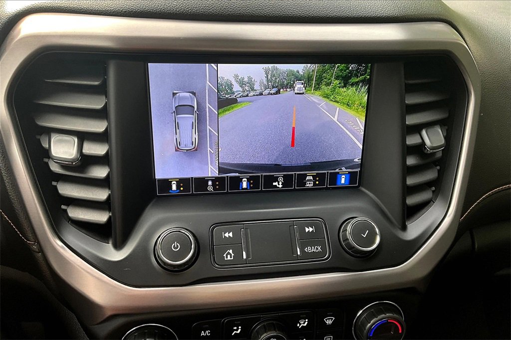 Used 2021 GMC Acadia AT4 w/ Technology Package image 14