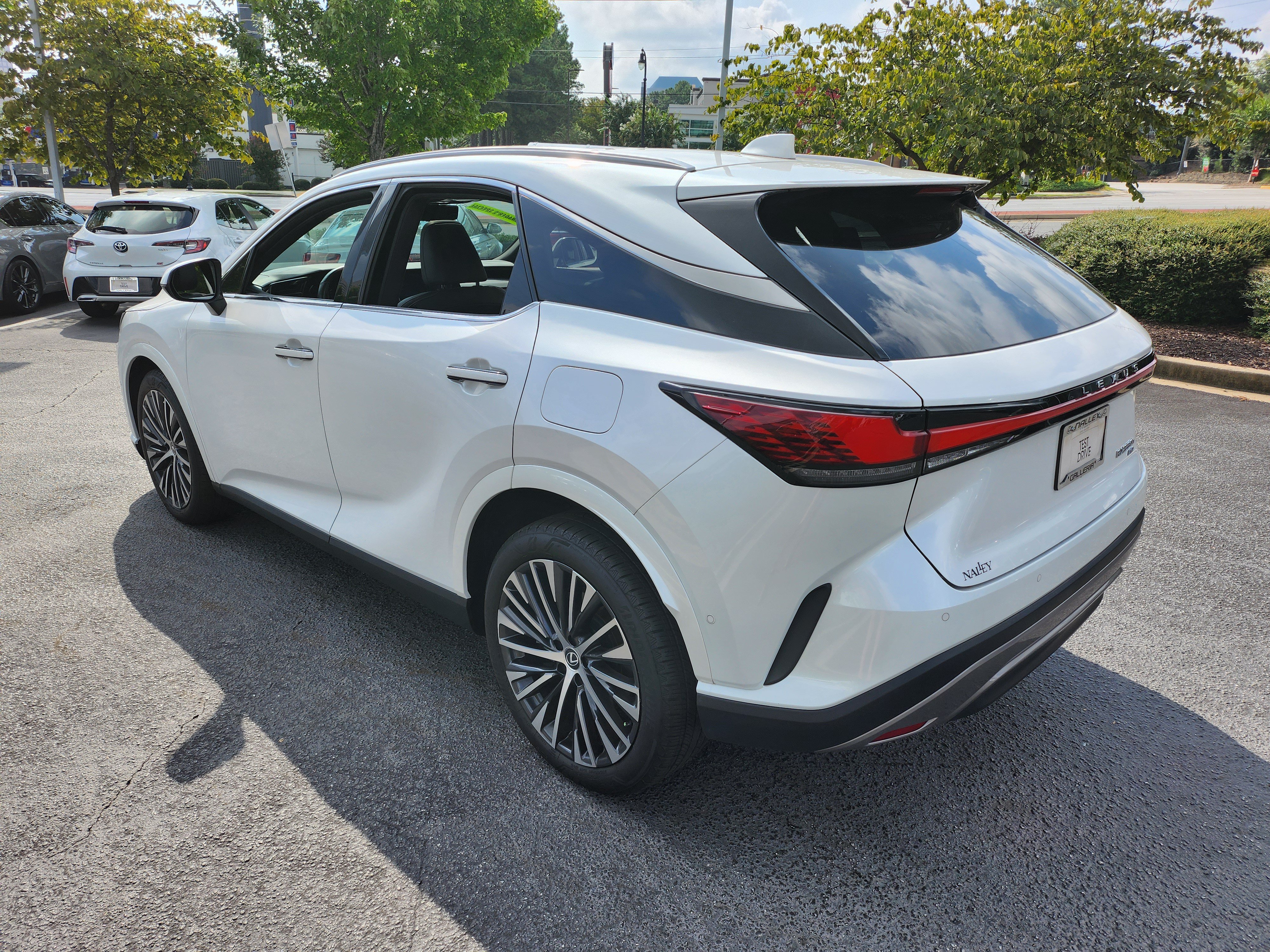 Certified 2024 Lexus RX 350 w/ Convenience Package AWD/4WD image 3