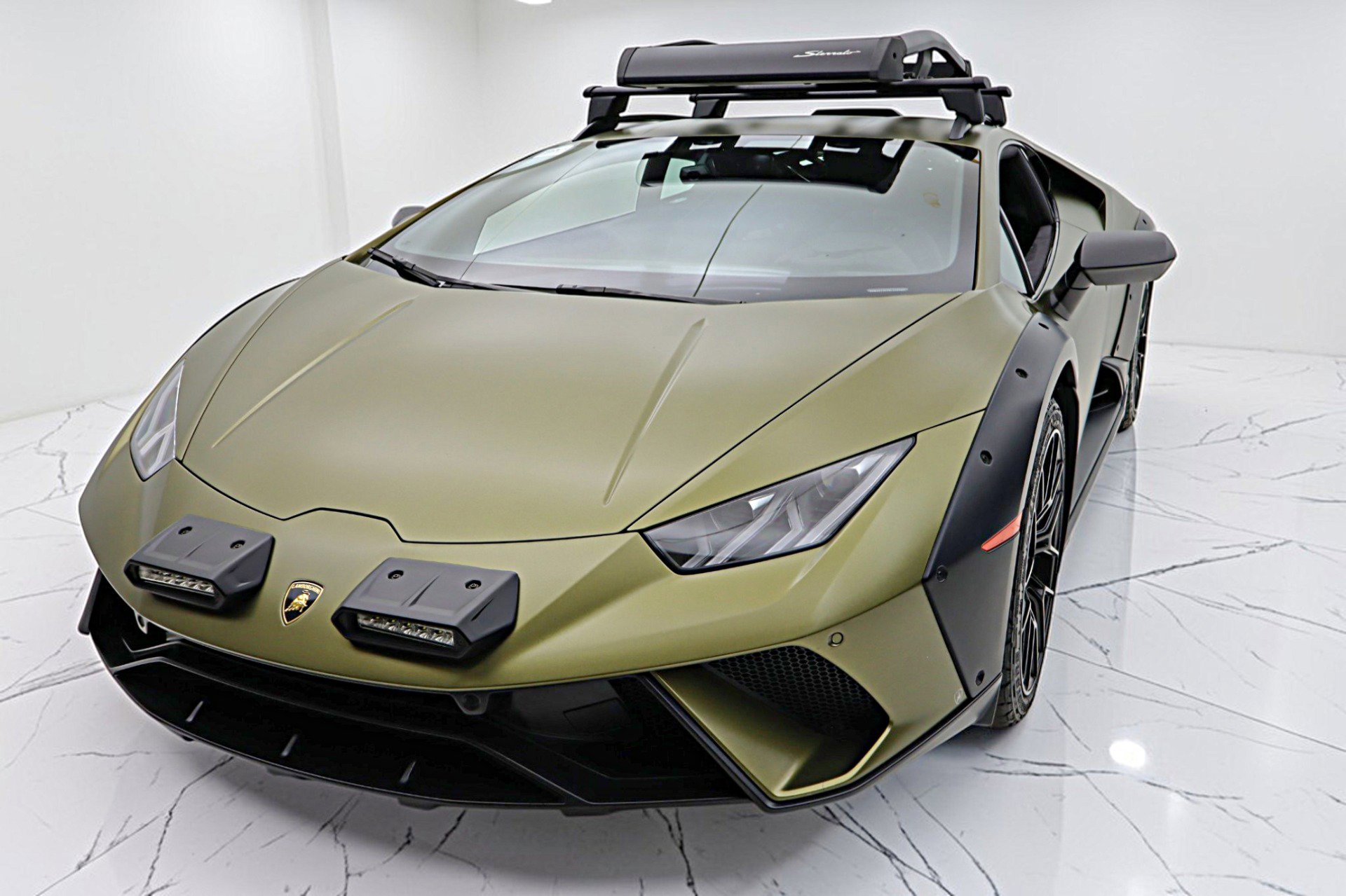 Used 2023 Lamborghini Huracan Sterrato image 13