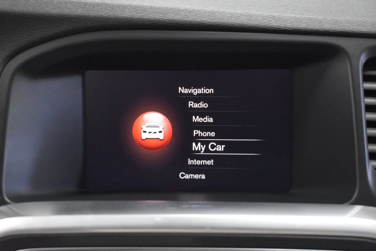 Used 2018 Volvo V60 T5 Cross Country w/ Convenience Package image 21