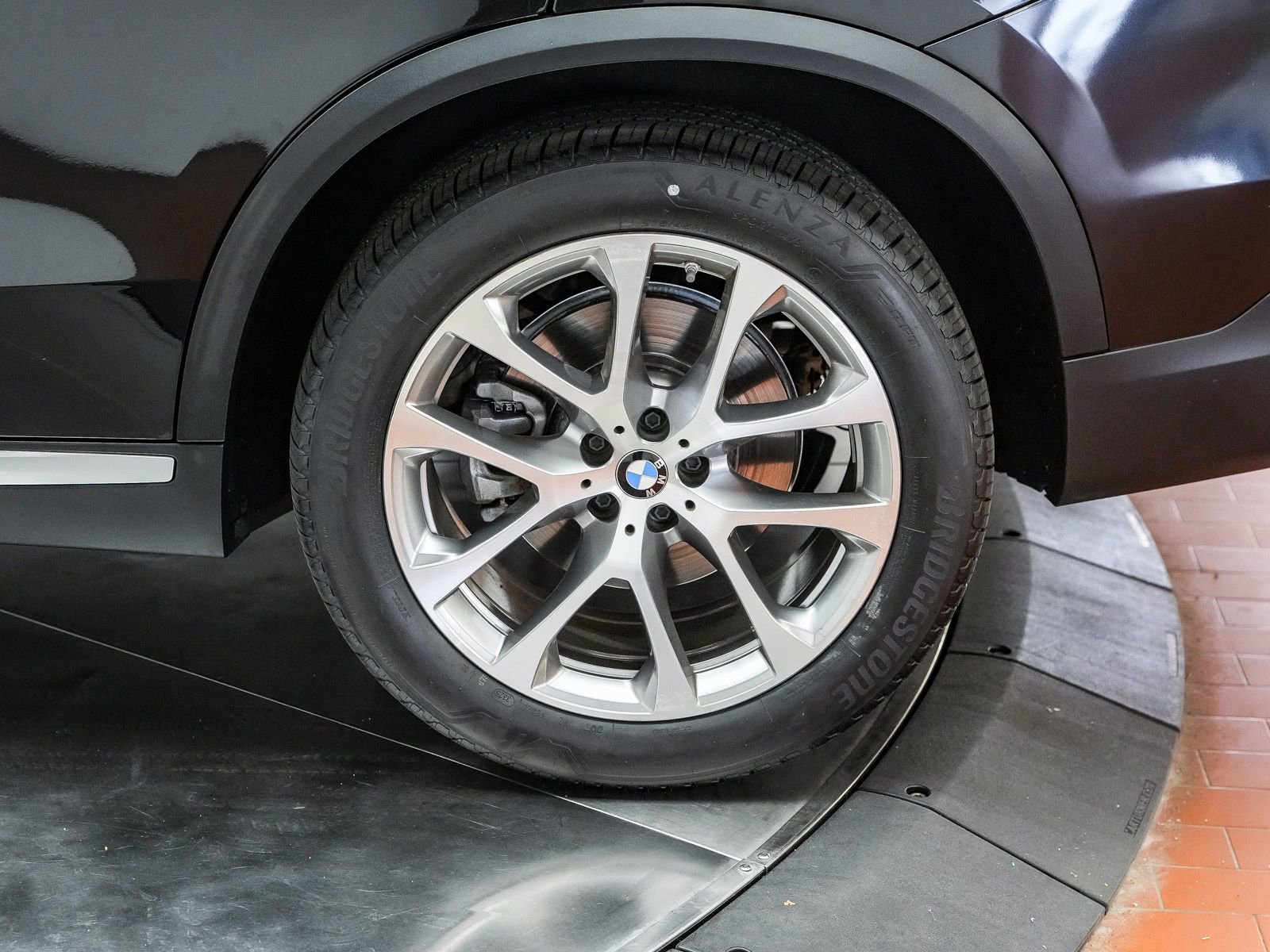Used 2024 BMW X5 xDrive40i w/ Premium Package AWD/4WD image 11