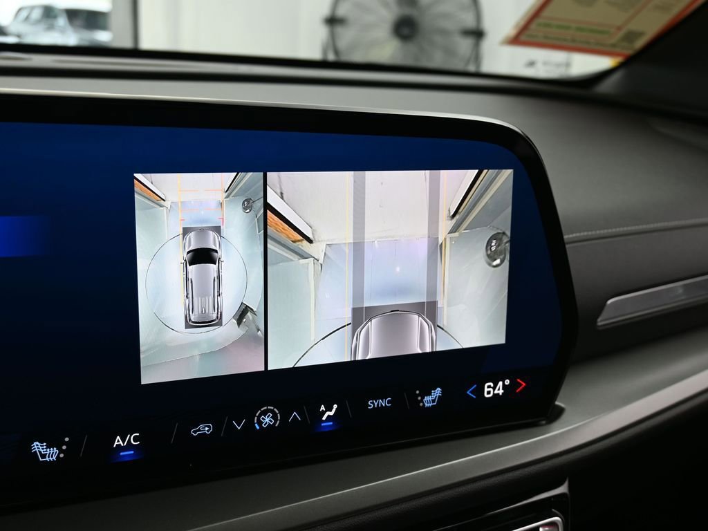 Used 2024 Chevrolet Traverse LS image 26