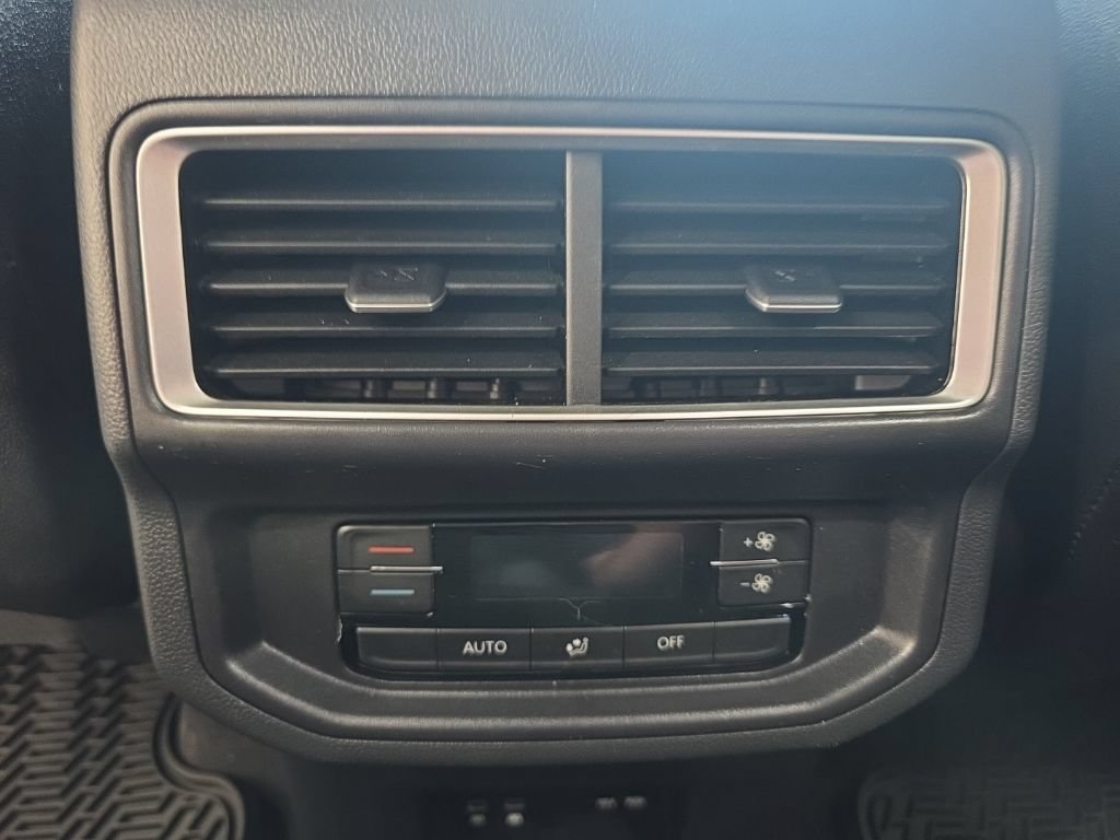 Certified 2024 Volkswagen Atlas Peak Edition SE AWD/4WD image 30
