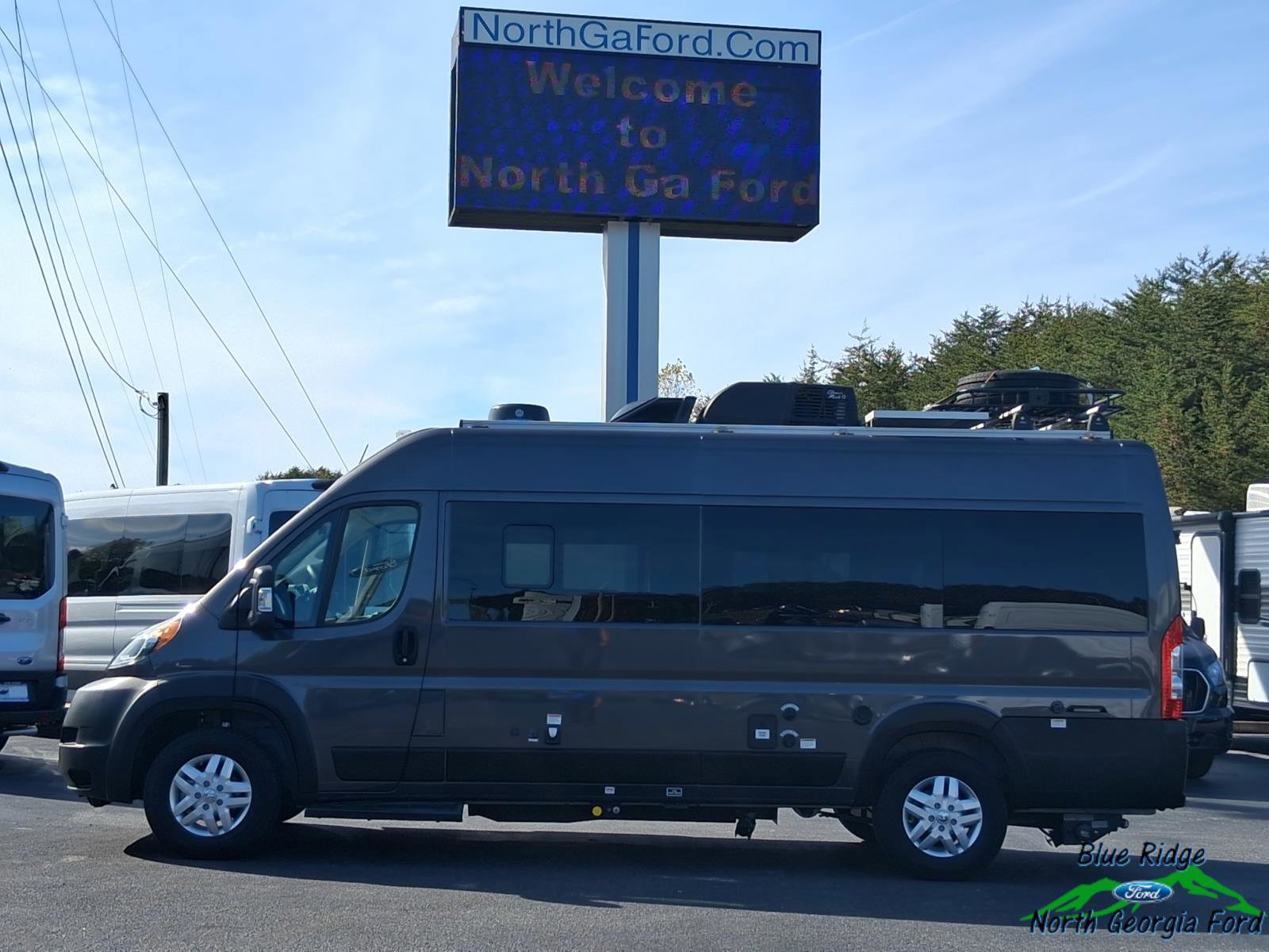 Used 2022 RAM ProMaster 3500 w/ Lane Management Group image 2