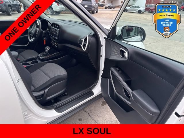 Used 2025 Kia Soul LX image 11