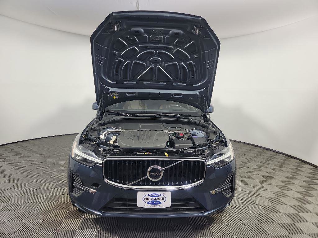 Used 2022 Volvo XC60 B5 Momentum w/ Advanced Package image 14