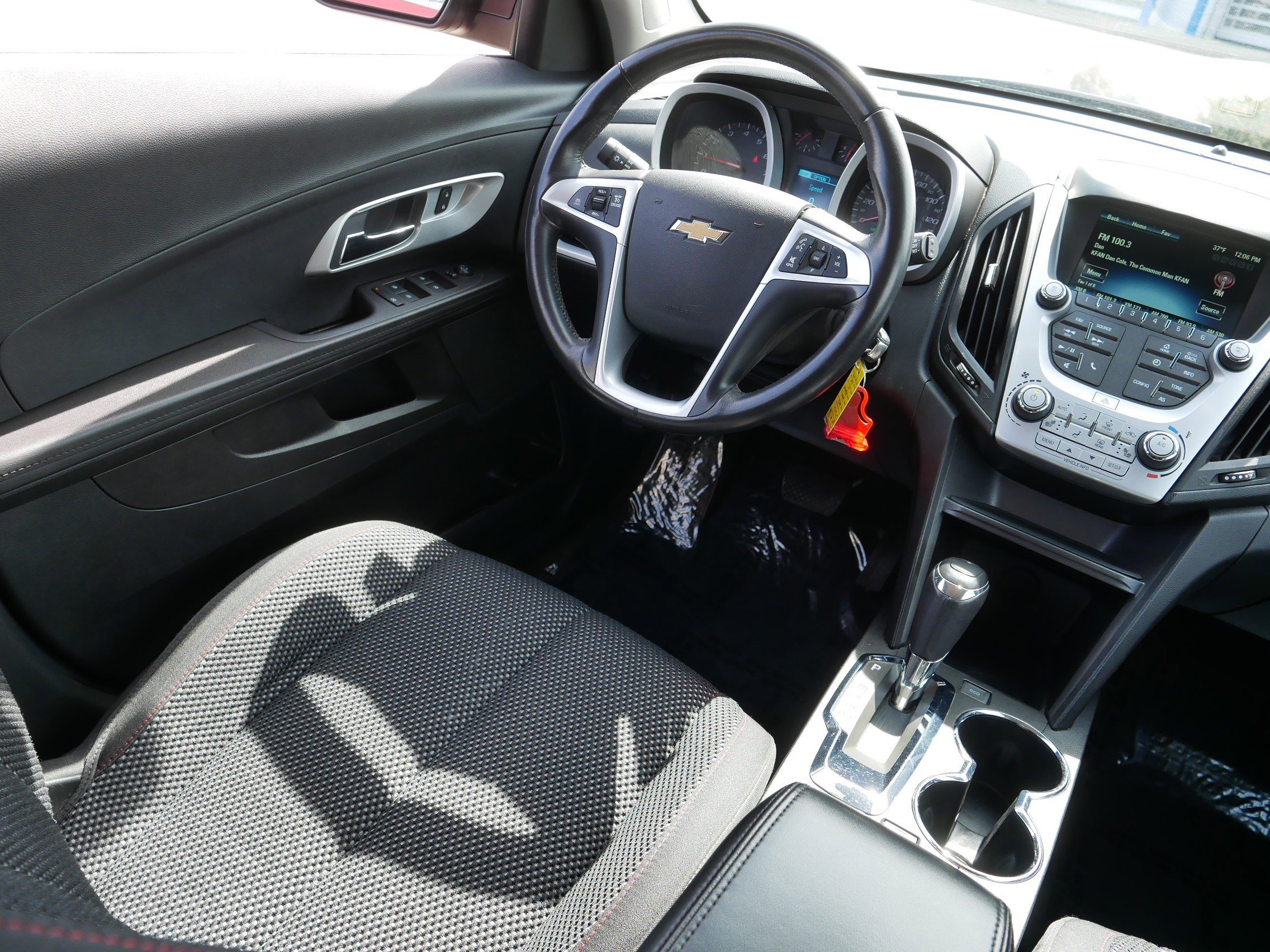 Used 2017 Chevrolet Equinox LT w/ Convenience Package image 9