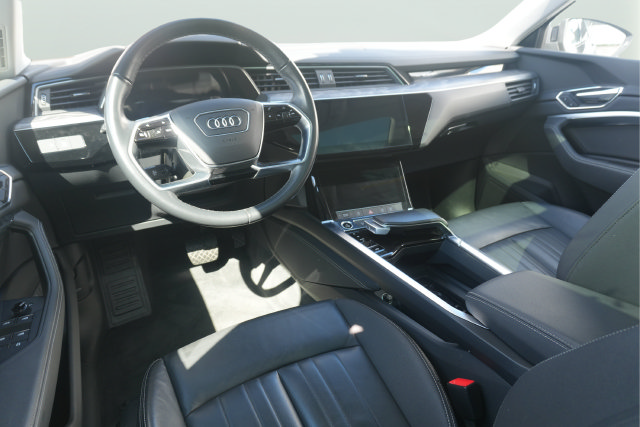 Used 2024 Audi Q8 e-tron Premium AWD/4WD image 28