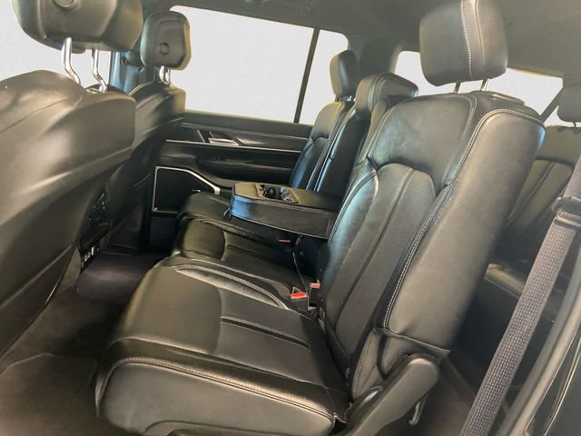 Used 2024 Jeep Wagoneer L Series II w/ Flexible Seating Group image 15