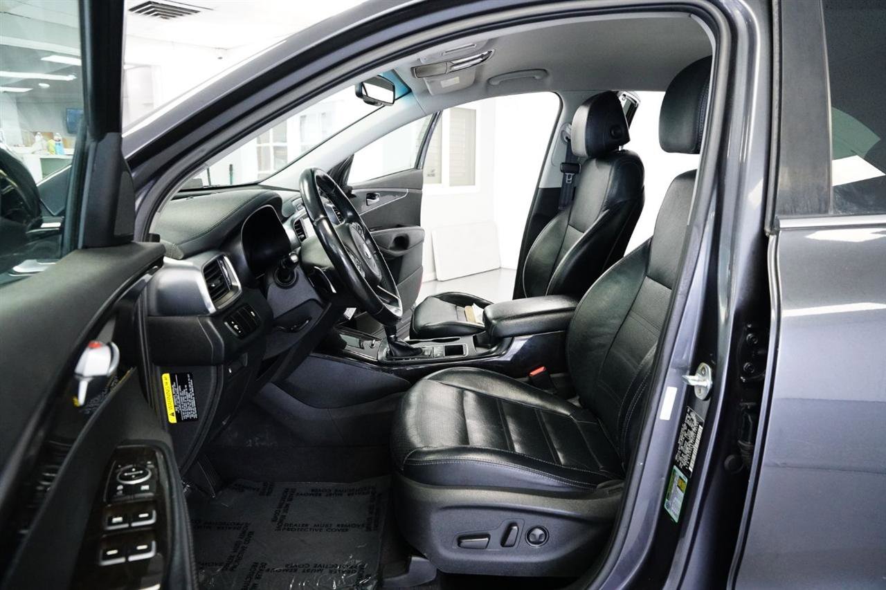 Used 2017 Kia Sorento EX image 10