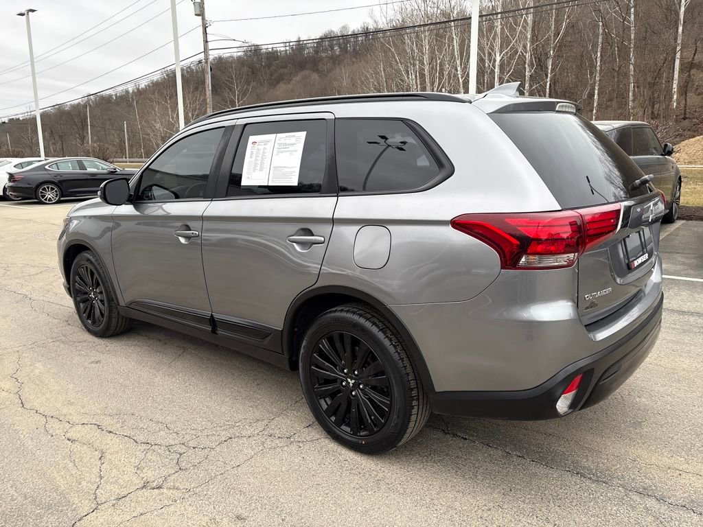 Used 2020 Mitsubishi Outlander LE image 3