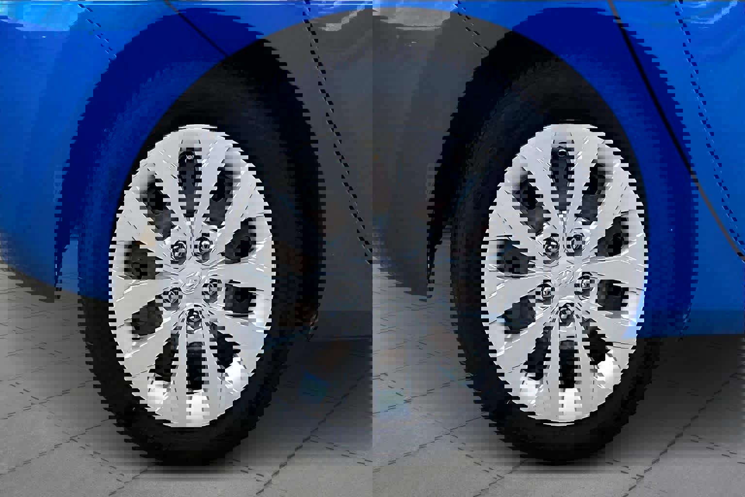 Used 2017 Hyundai Elantra GT image 10