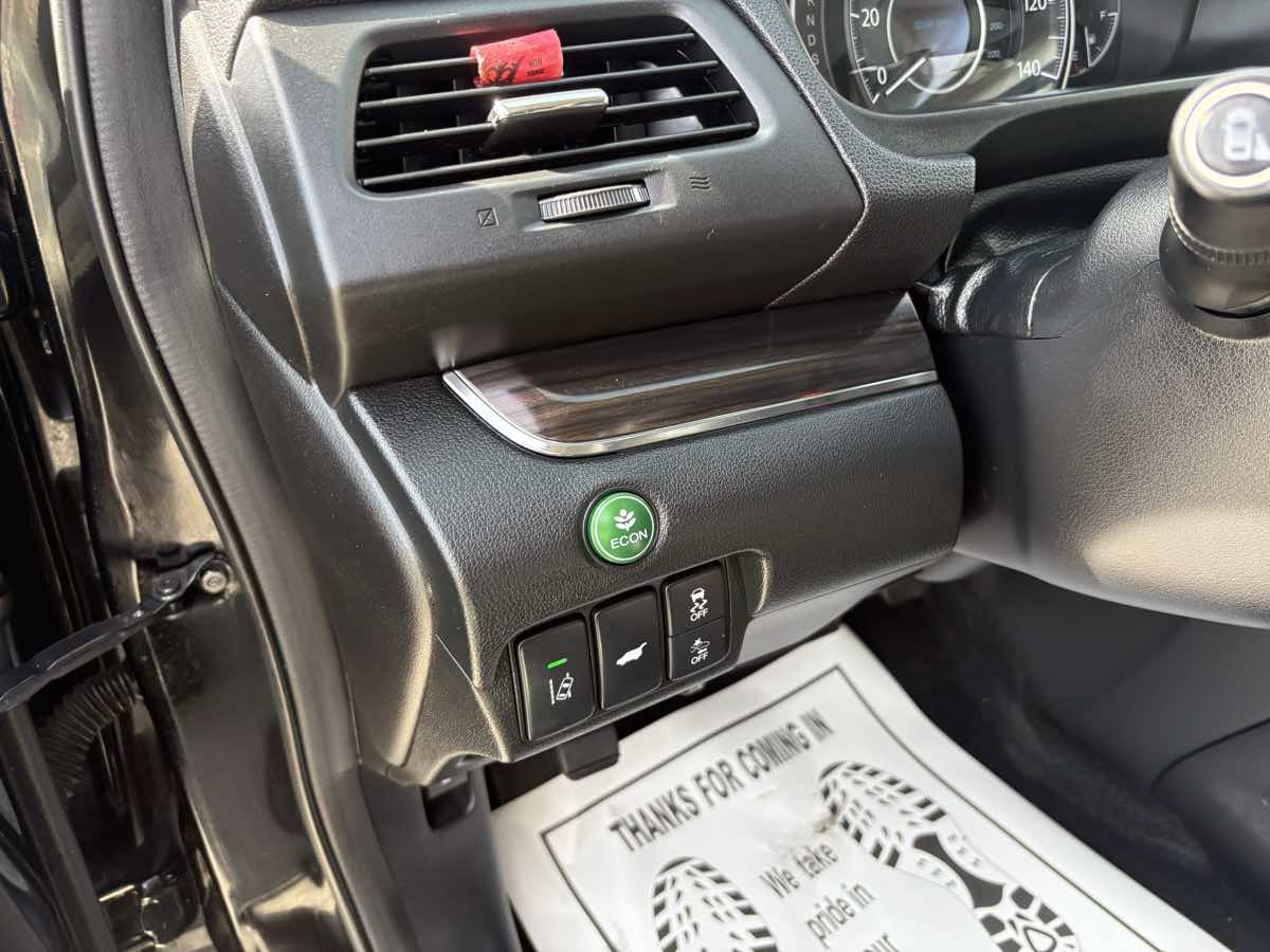 Used 2016 Honda CR-V Touring image 25