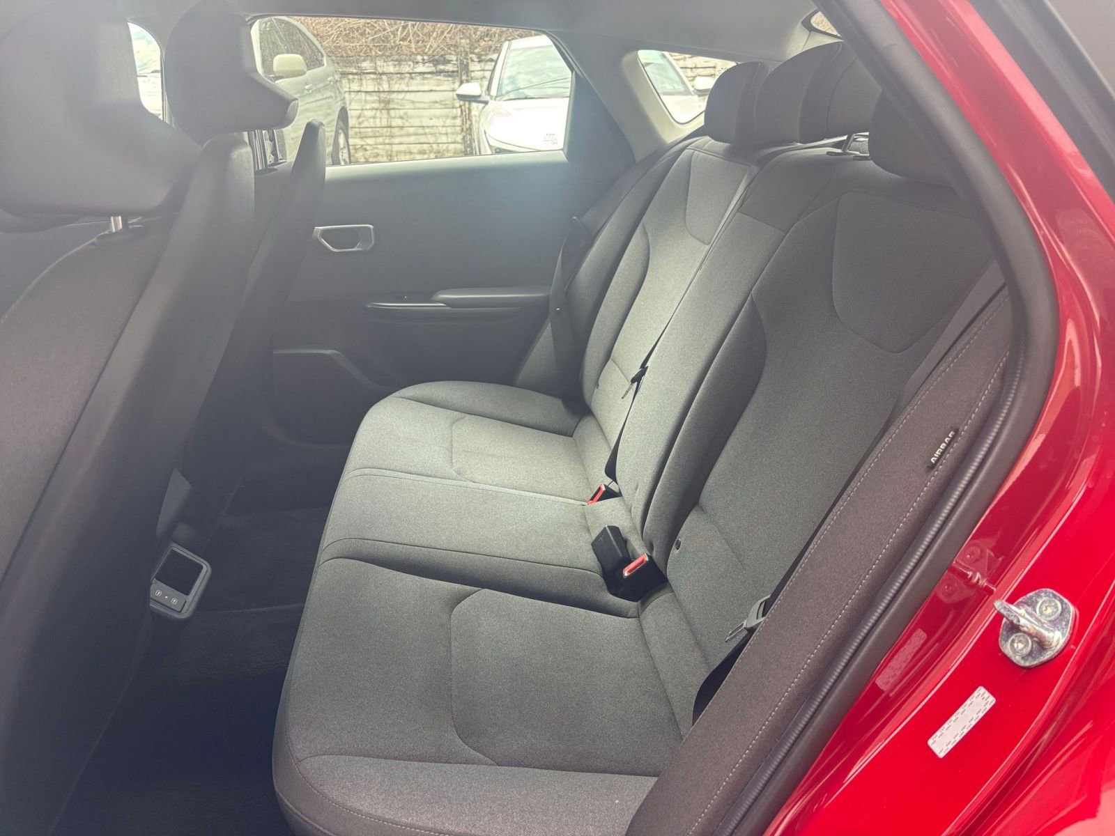 Used 2025 Kia K4 LXS image 37