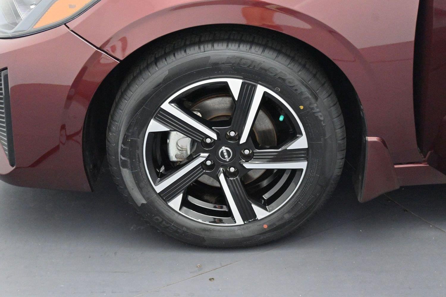 Used 2024 Nissan Sentra SV FWD image 32