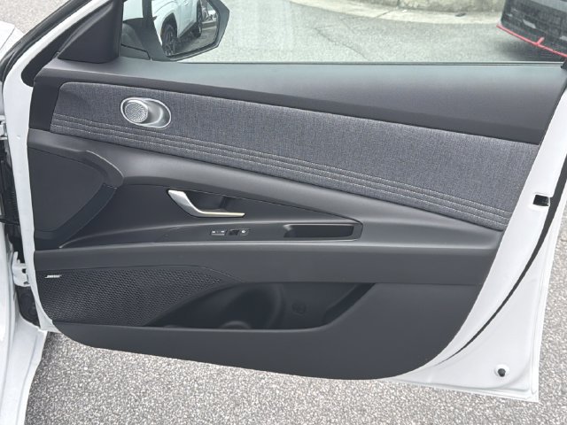 New 2026 Hyundai Elantra Limited FWD image 16