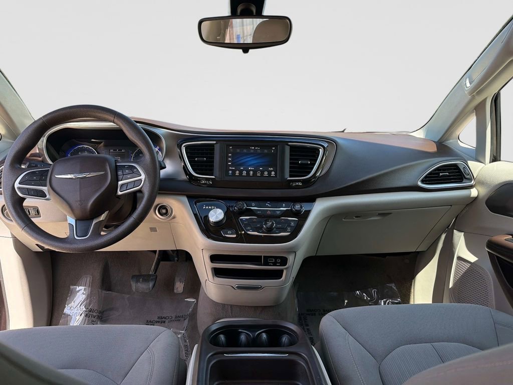 Used 2018 Chrysler Pacifica Touring Plus FWD image 15