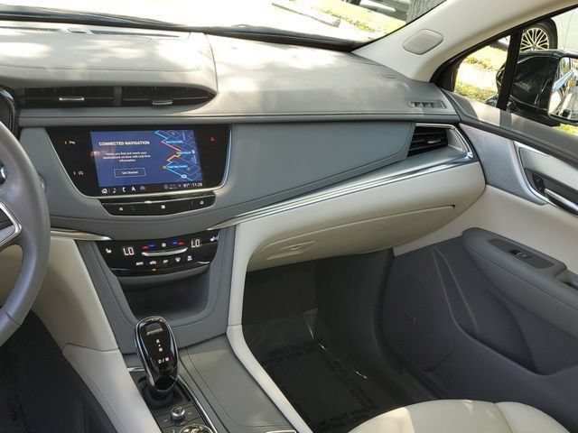 Used 2021 Cadillac XT5 Premium Luxury w/ LPO, Premium Carpet Package FWD image 21