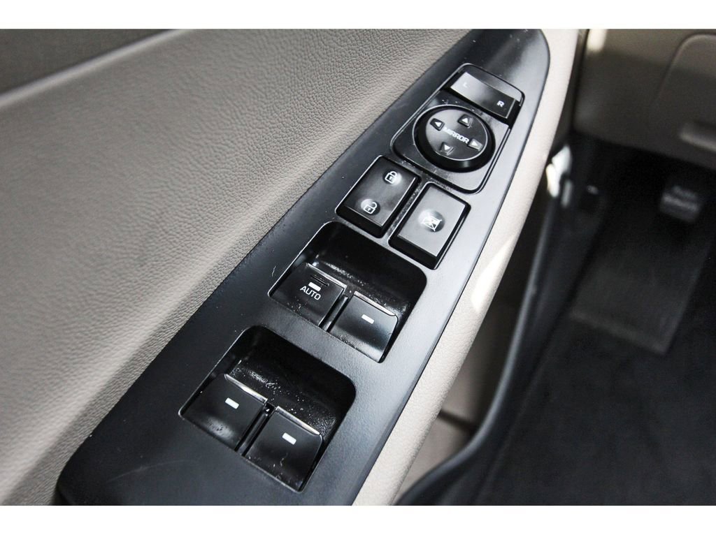 Used 2016 Hyundai Tucson Limited w/ Option Group 03 FWD image 21