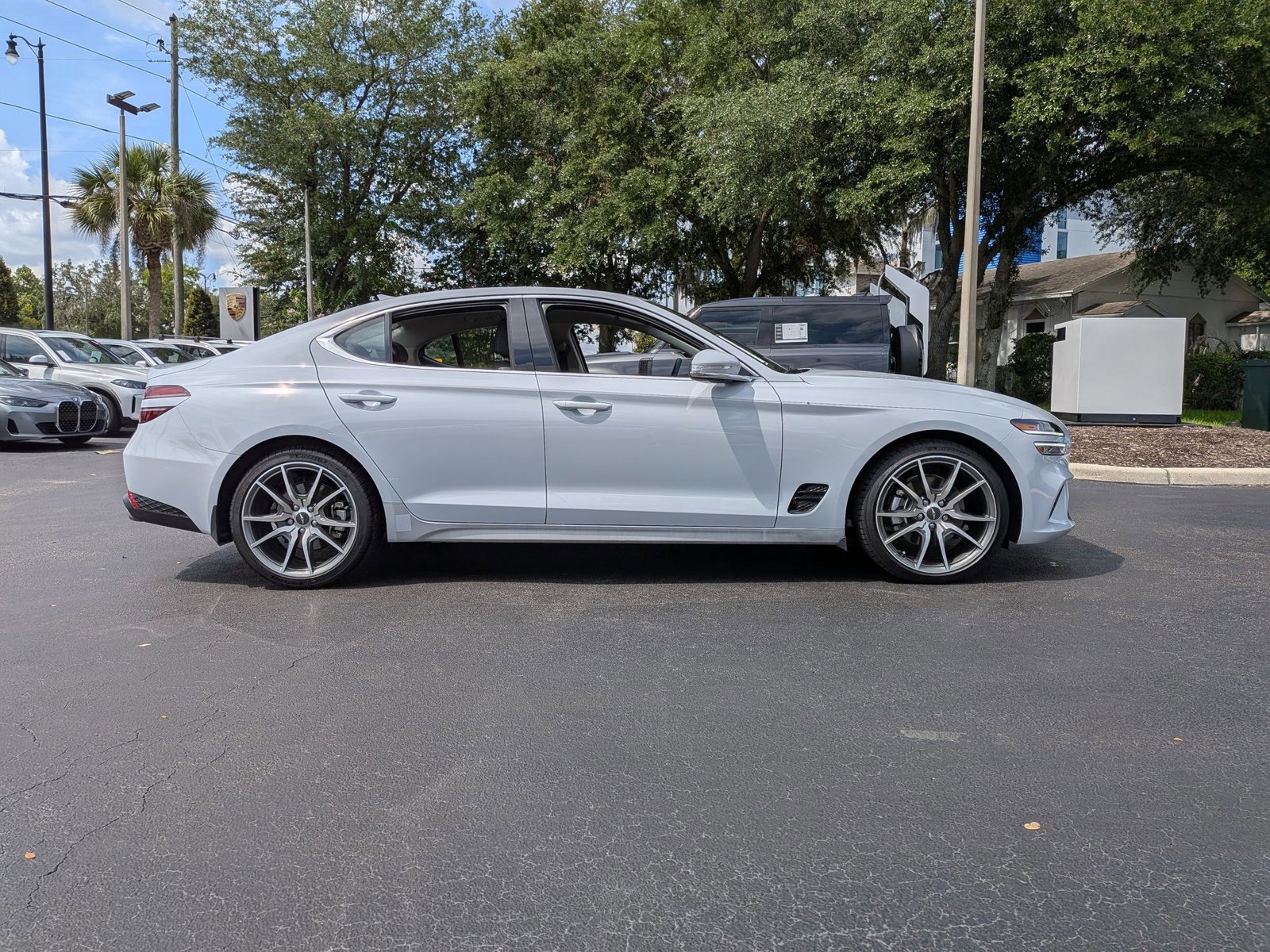 Used 2023 Genesis G70 2.0T RWD image 8