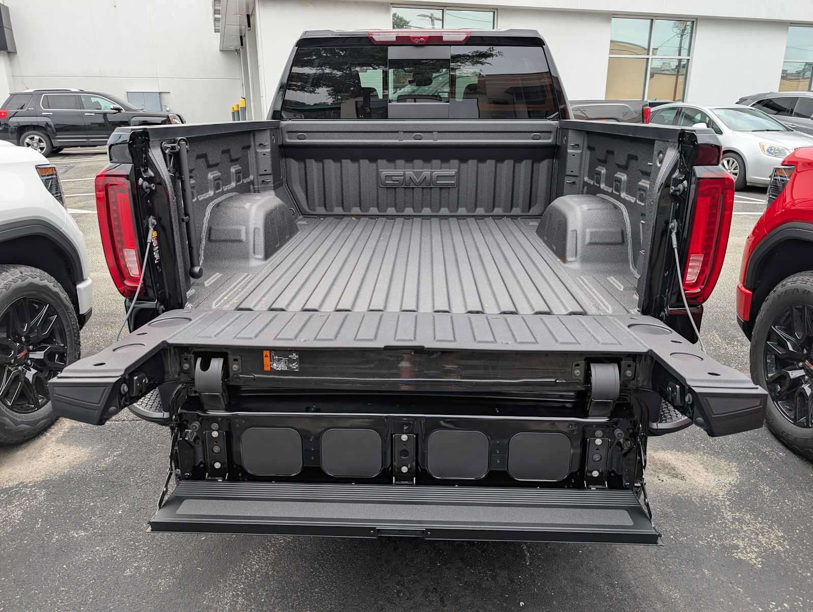 New 2026 GMC Sierra 1500 Denali w/ Technology Package AWD/4WD image 7