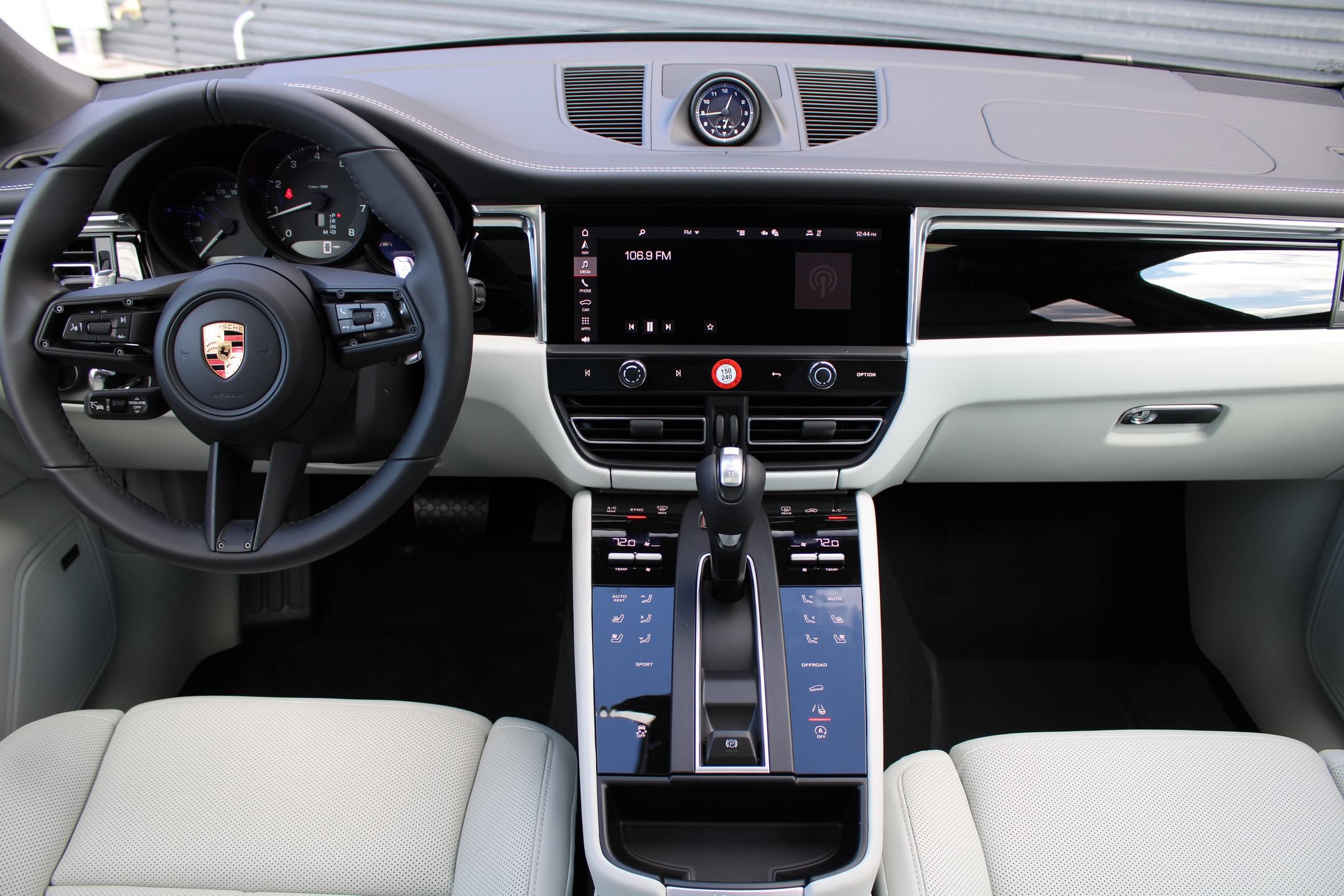 New 2026 Porsche Macan AWD/4WD image 22