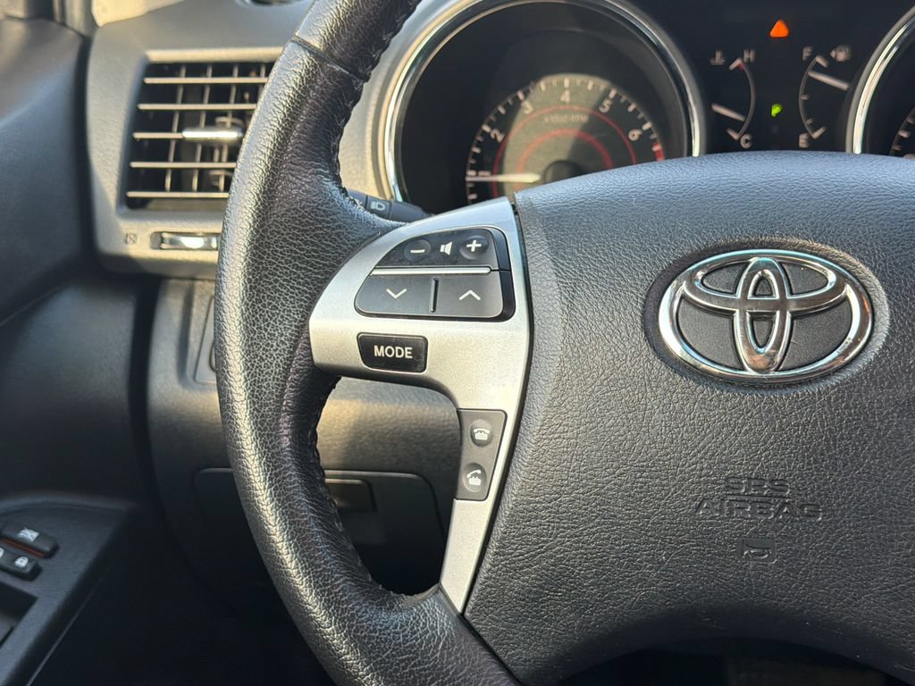 Used 2013 Toyota Highlander Limited FWD image 16