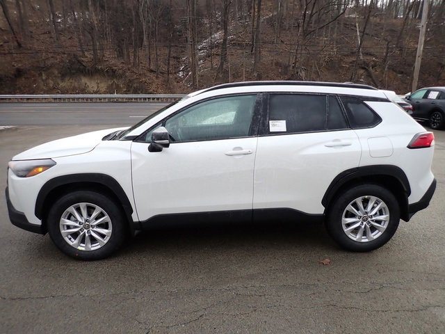 New 2026 Toyota Corolla Cross LE image 7