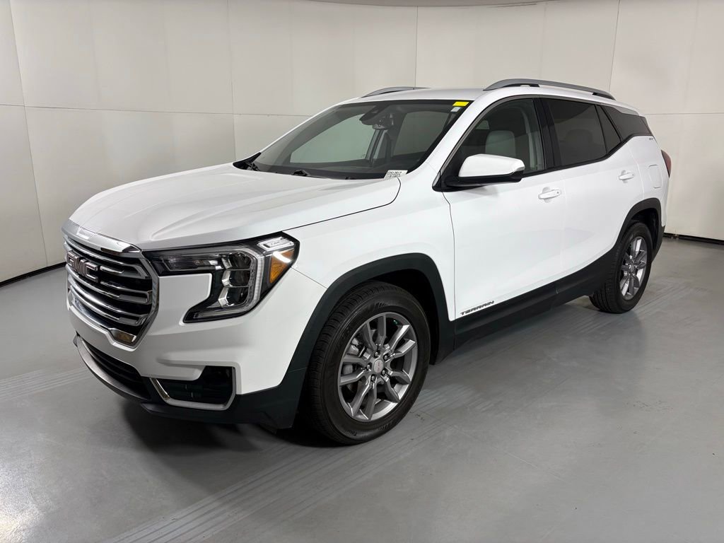 Used 2024 GMC Terrain SLT FWD image 4