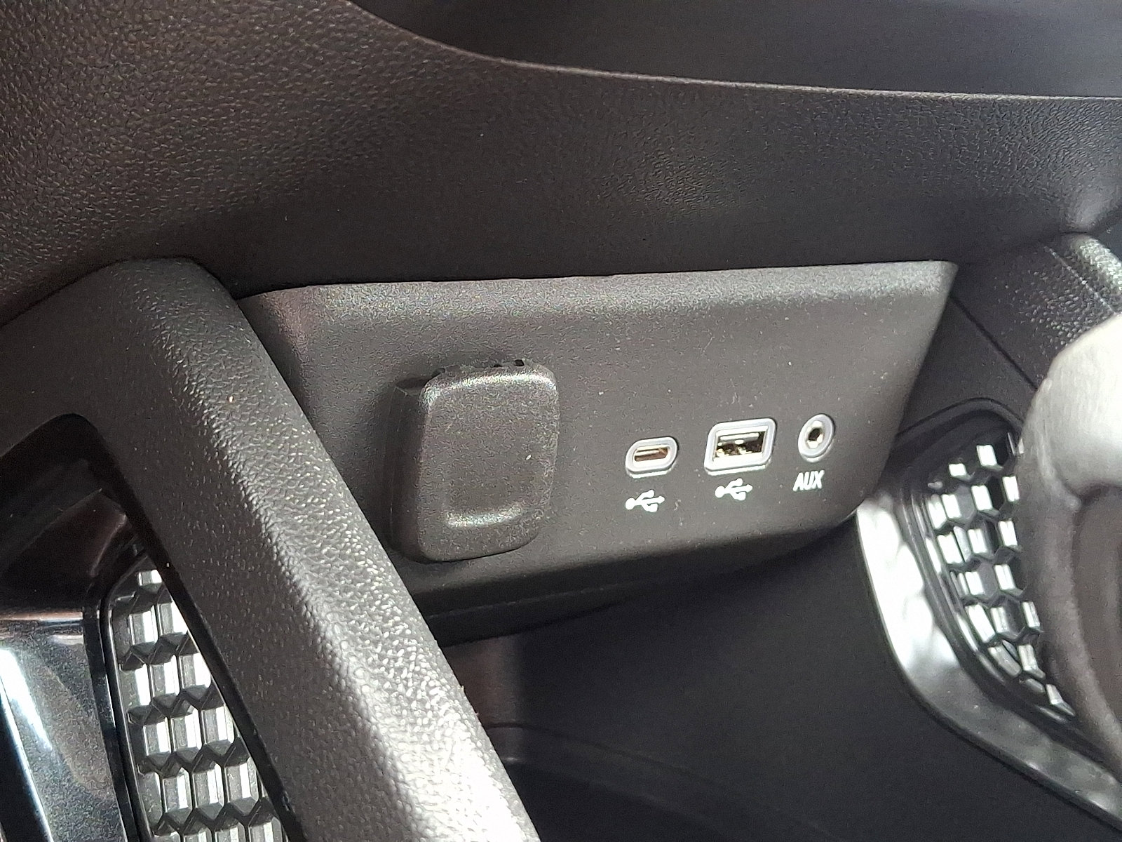 Certified 2023 Chevrolet TrailBlazer LT FWD image 23