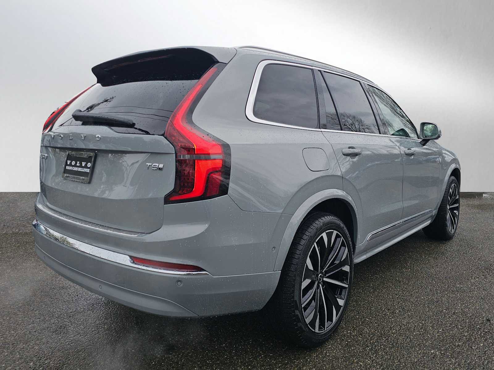 New 2026 Volvo XC90 T8 Ultra w/ Lounge Package image 3