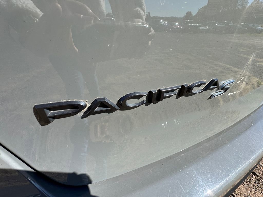 Used 2021 Chrysler Pacifica Touring-L w/ S Appearance Package image 29