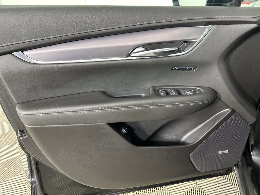 Used 2024 Cadillac XT6 Luxury AWD/4WD image 11
