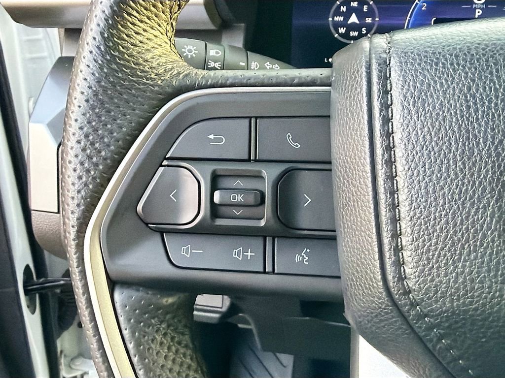 Used 2024 Toyota Tacoma TRD Off-Road image 32