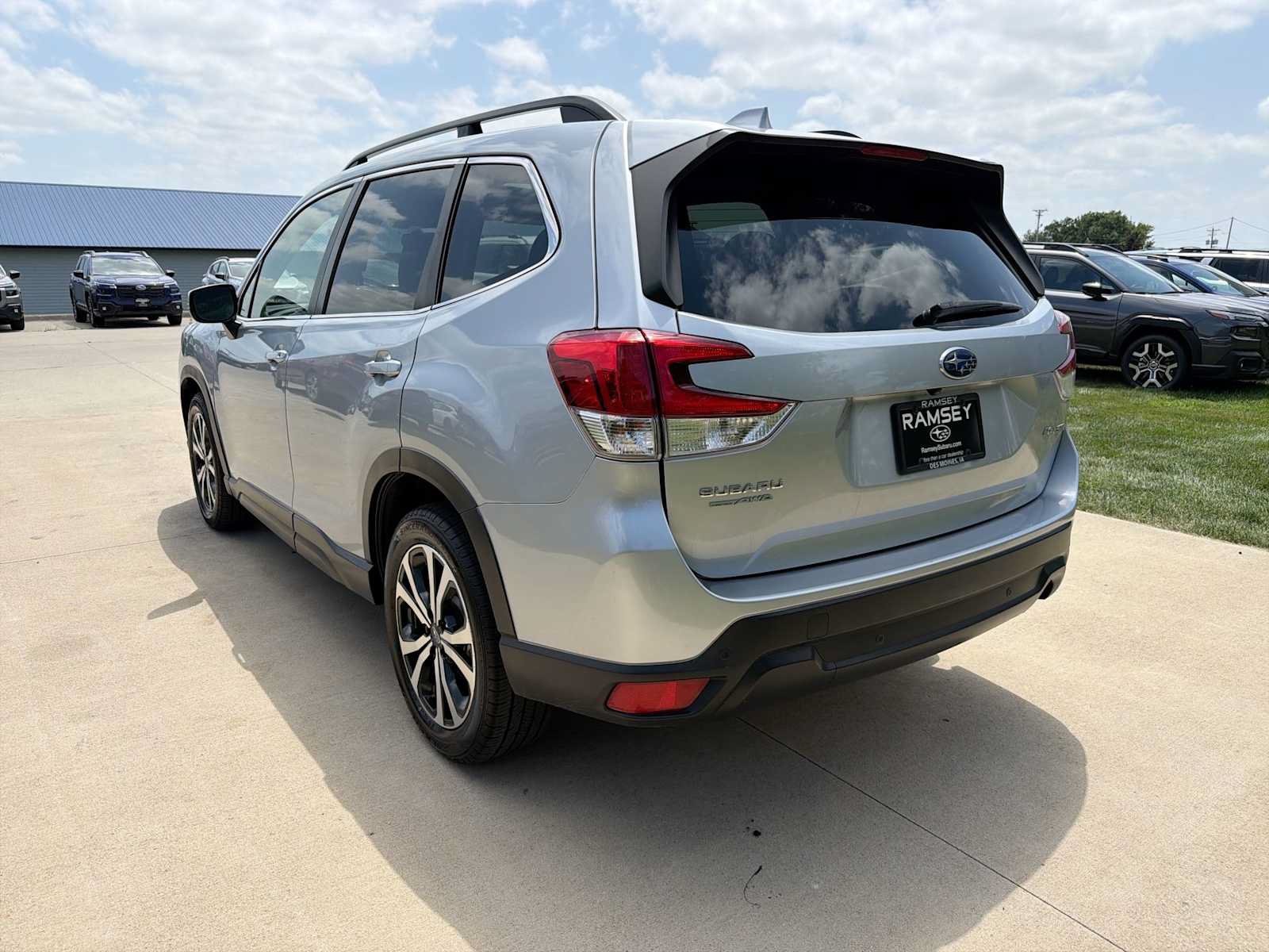 Used 2019 Subaru Forester Limited AWD/4WD image 4
