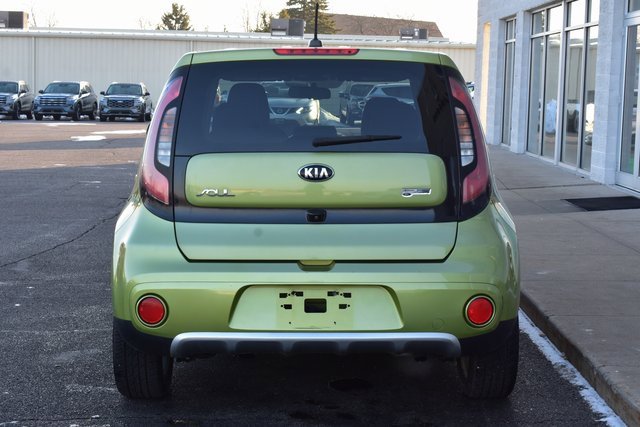 Used 2017 Kia Soul + image 5