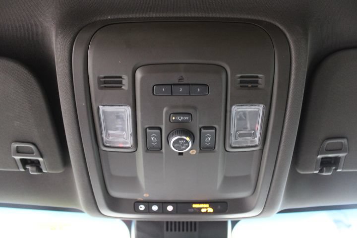 Used 2024 GMC Yukon SLT w/ SLT Luxury Package AWD/4WD image 43