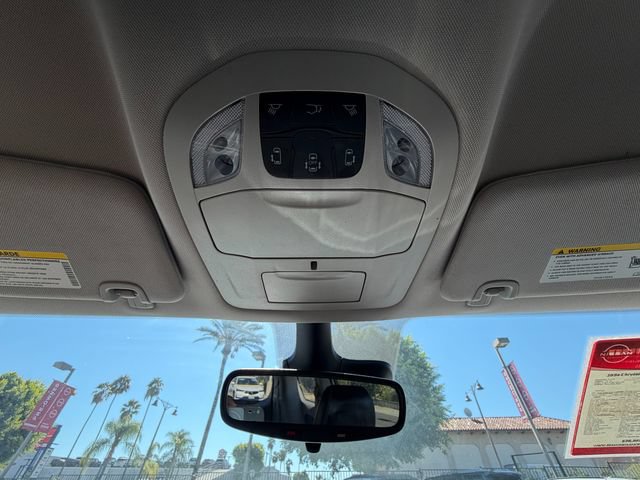 Used 2024 Chrysler Pacifica Limited FWD image 28