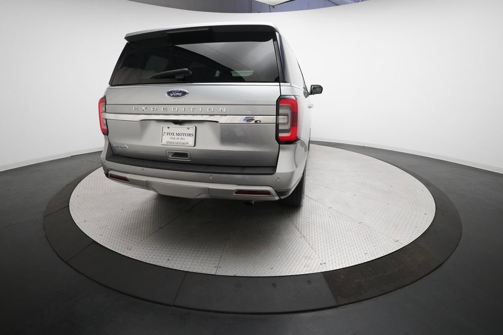 Used 2024 Ford Expedition Limited image 13
