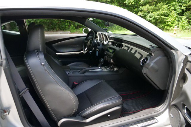 Used 2010 Chevrolet Camaro SS RWD image 33