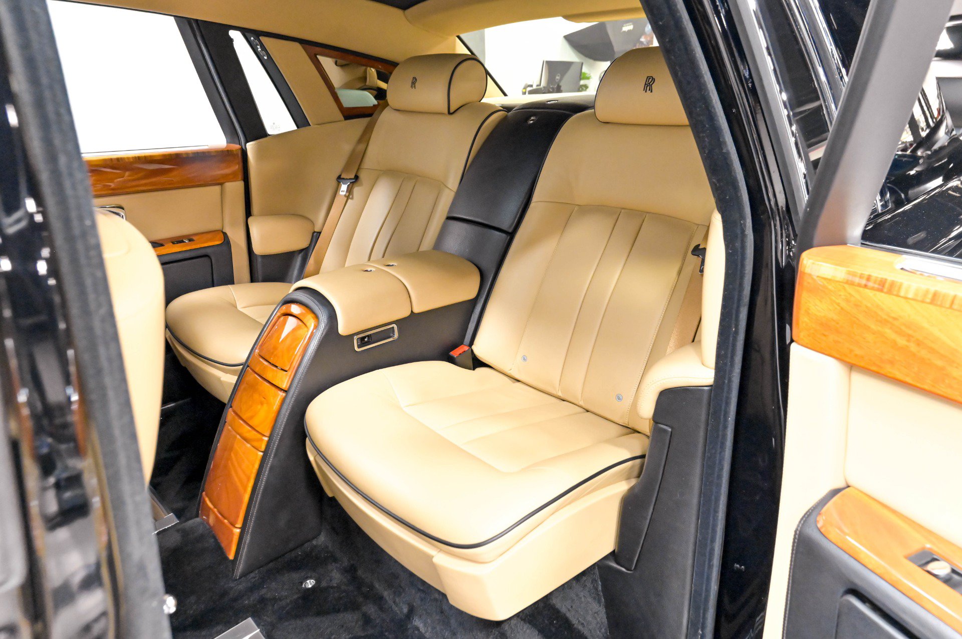 Used 2013 Rolls-Royce Phantom Sedan RWD image 50
