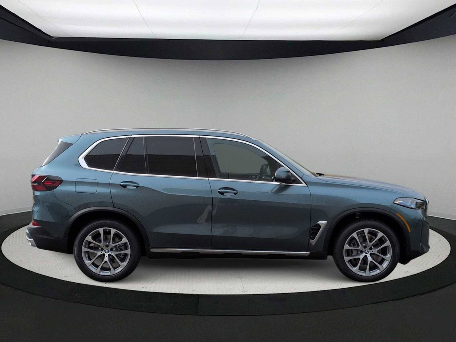 Used 2026 BMW X5 xDrive40i w/ Premium Package image 9