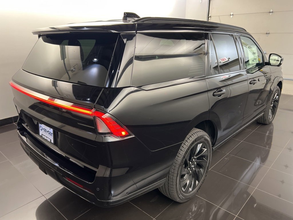 Used 2025 Lincoln Navigator Reserve w/ Jet Appearance Package image 6