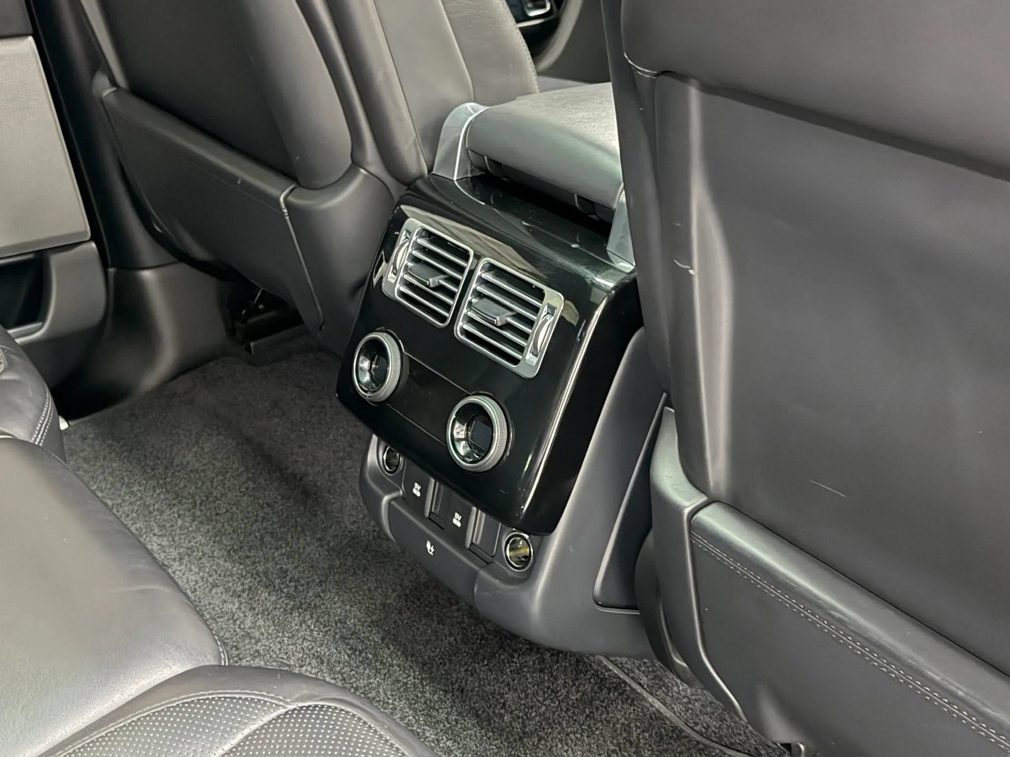 Used 2018 Land Rover Range Rover Supercharged AWD/4WD image 81
